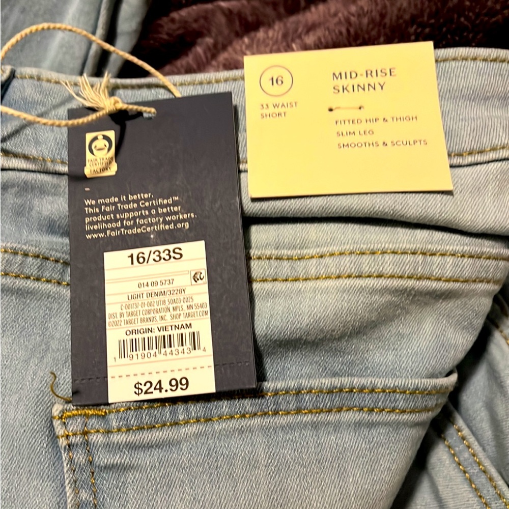 Universal Threads Midrise Skinny Jeans Size 16 Short - NWT